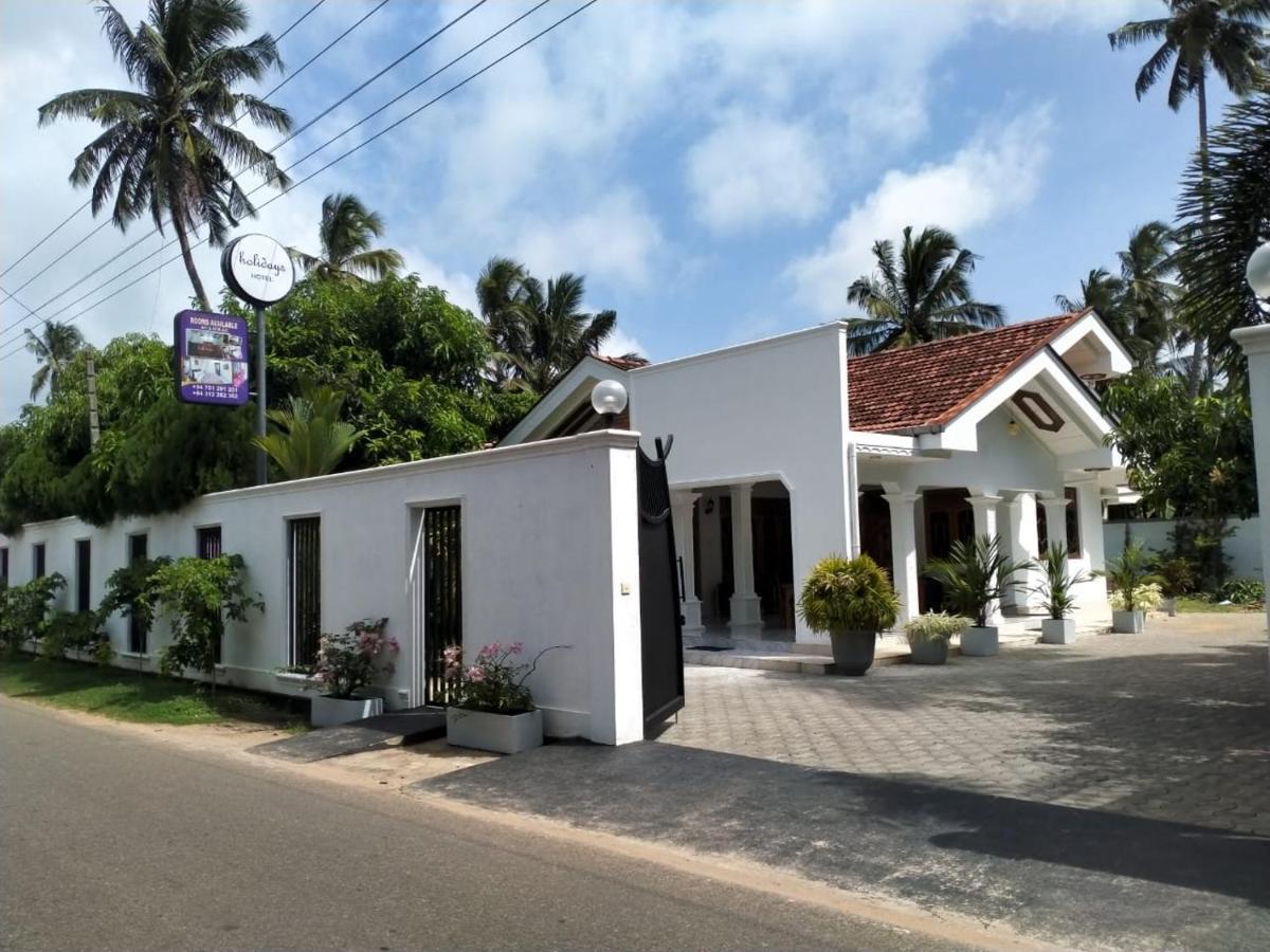 Holidays Hotel Nainamadama Екстер'єр фото