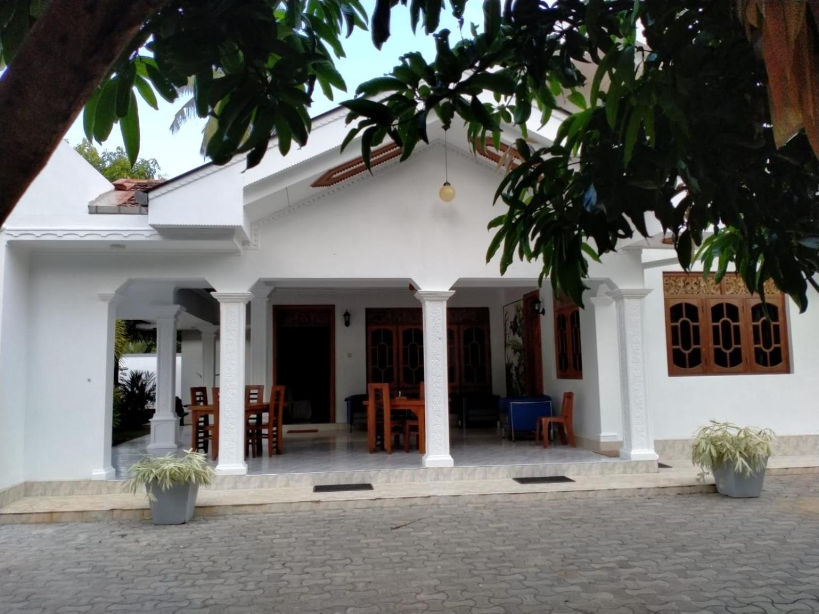 Holidays Hotel Nainamadama Екстер'єр фото